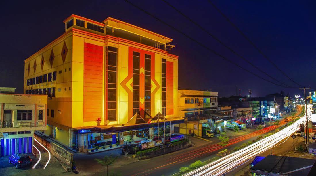 Grand Hotel جامبي المظهر الخارجي الصورة